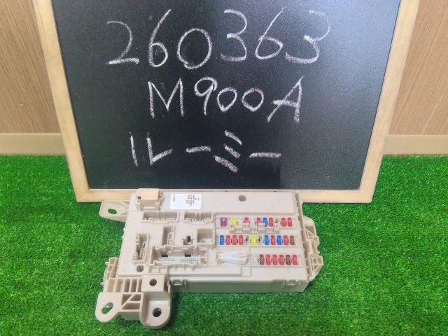 ルーミー 5BA-M900A ヒューズボックス ジャンクションブロック 82600-B1401 自社品番260363 P19