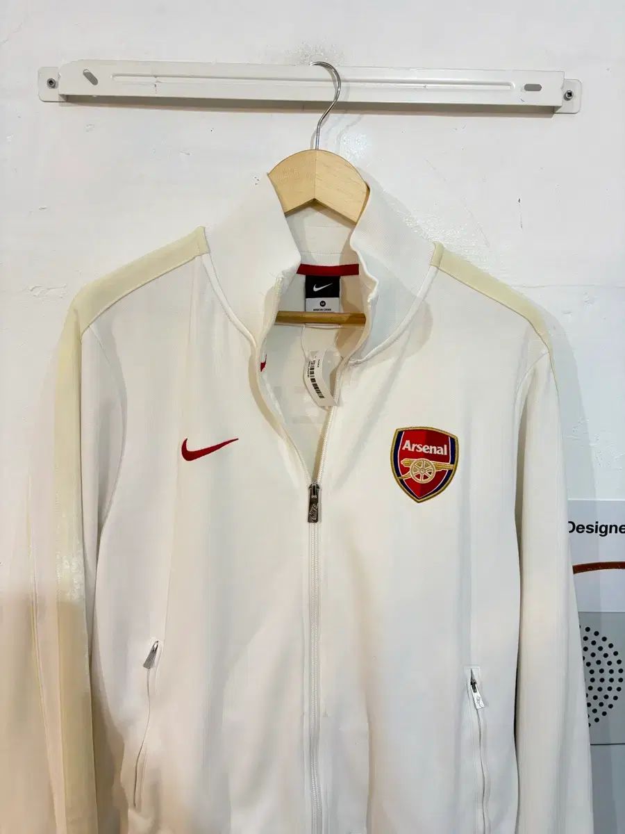 NIKE 白赤 アーセナル 必須アイテム ジャージ