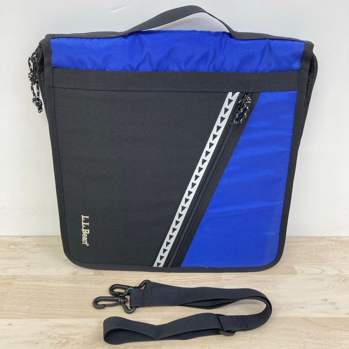Good Condition L.L.Bean 2 Way Shoulder Bag/Briefcase Black x Blue with Shoulder Strap L.L.Bean [OM03737]