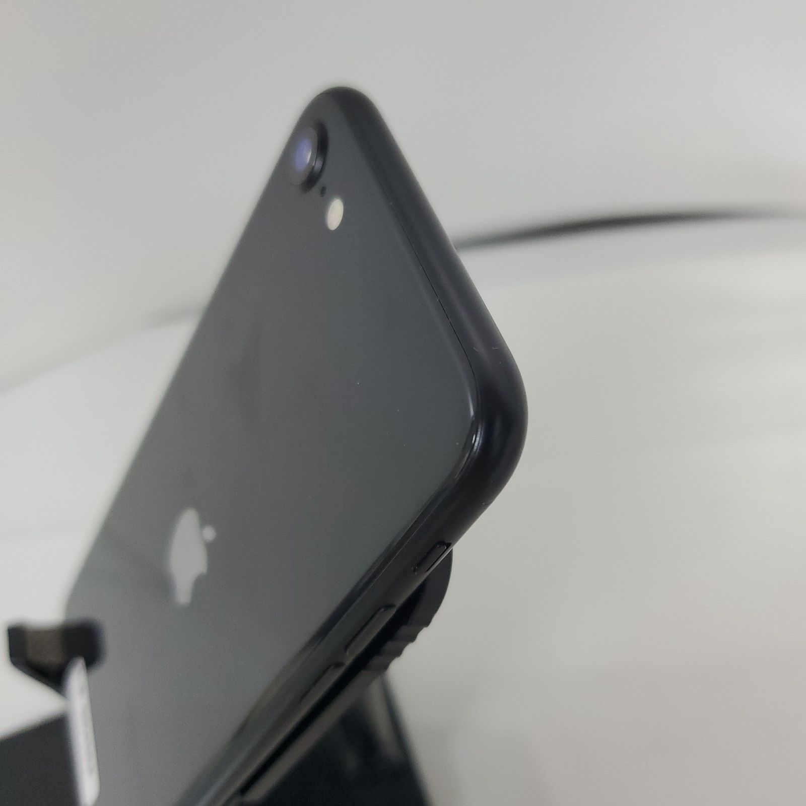 iPhone SE2 第2世代 64GB DOCOMO ブラック - メルカリ