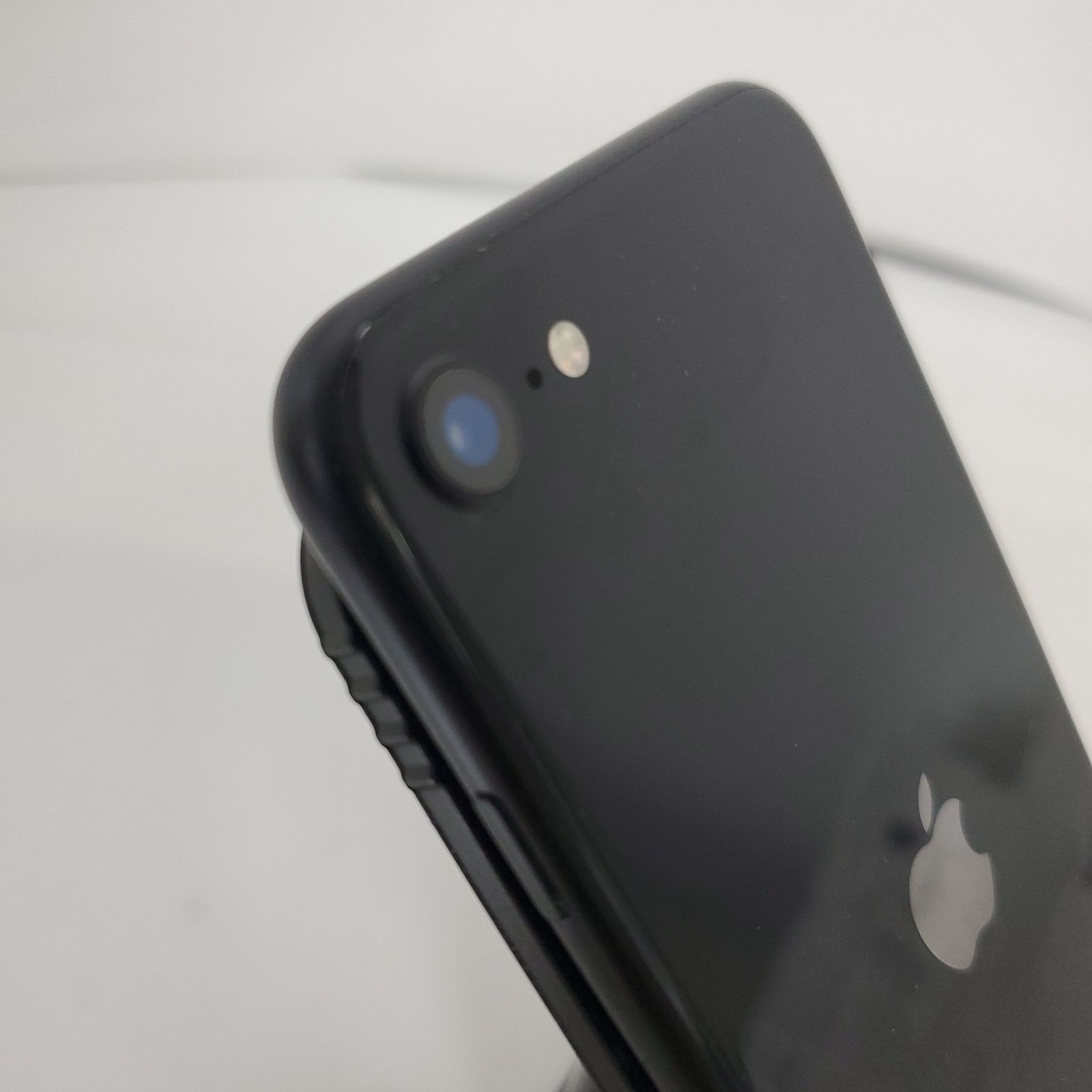 iPhone SE 第2世代 64GB SIMフリー ブラック - メルカリ