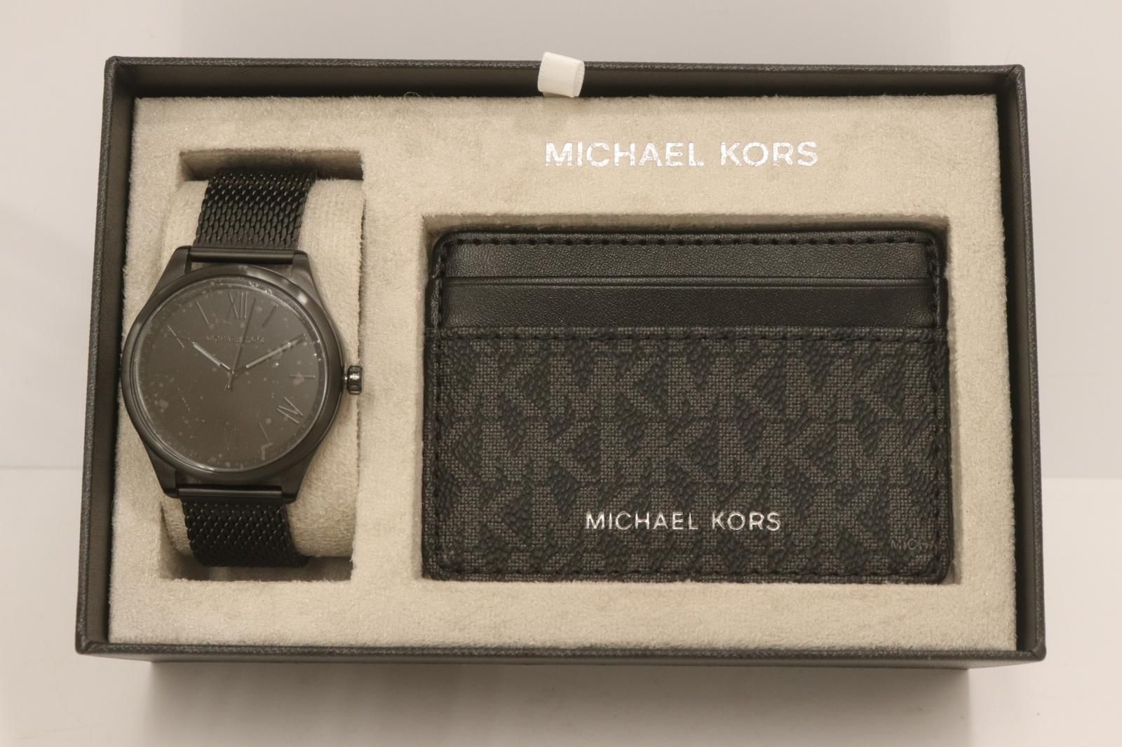 【中古】 Michael Kors メンズ腕時計 -- BENNING ウォッチ & カードケース Michael Kors -- 黒 ブラック 無地