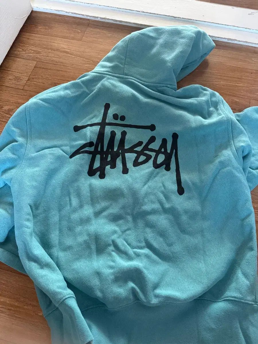 STUSSYフーディー