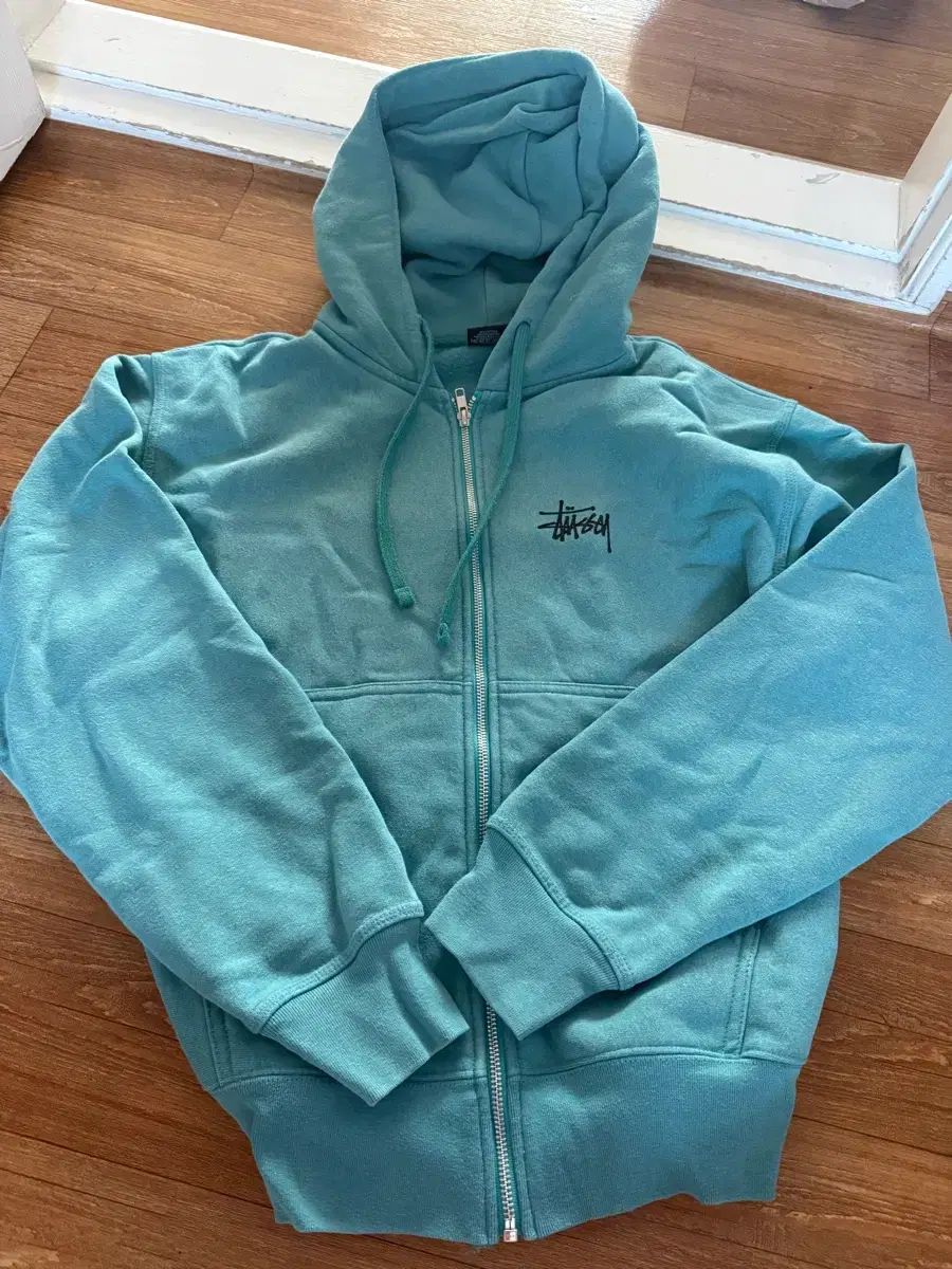 STUSSYフーディーパーカー