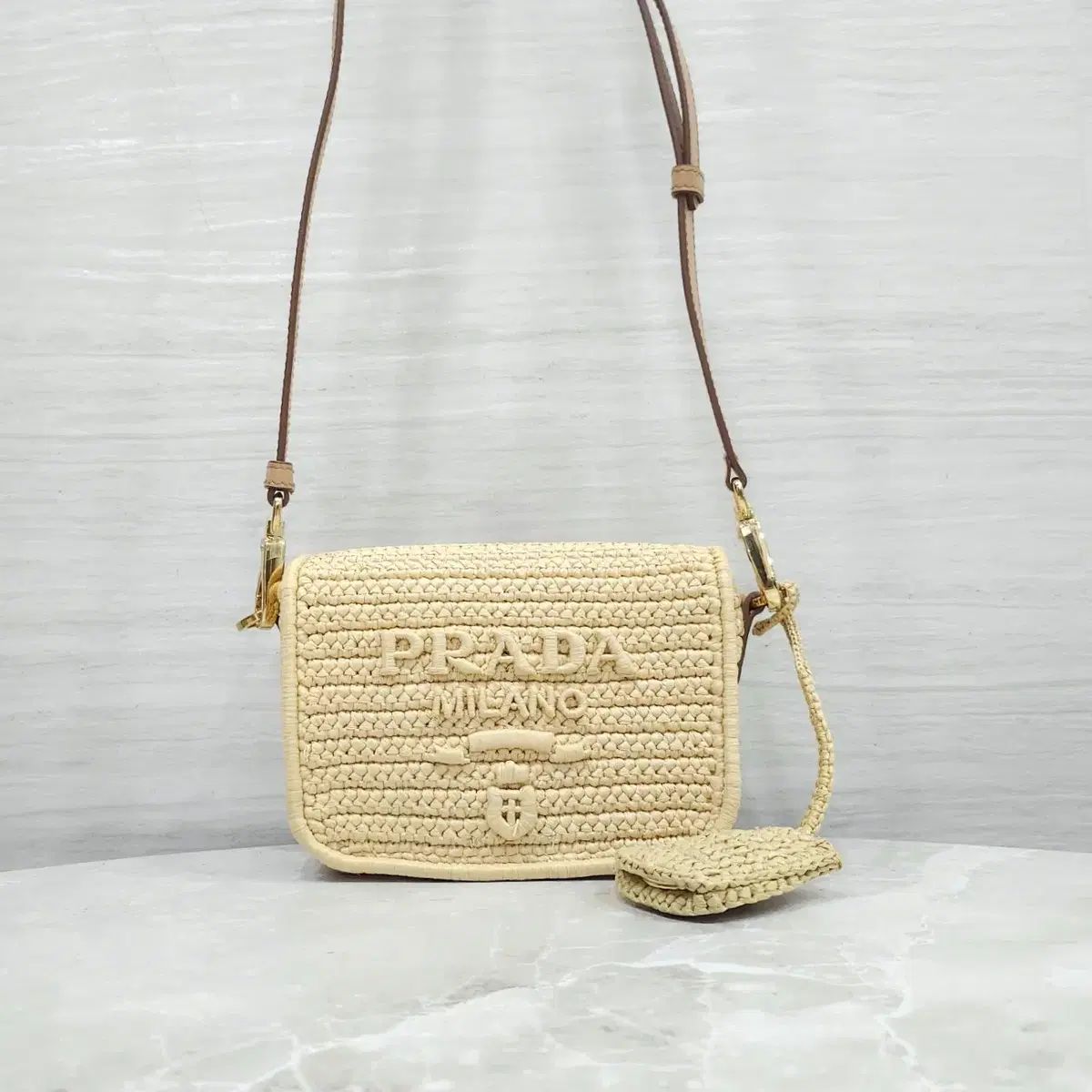 PRADA プラダ ロゴ クロシェ フラップ ショルダーバッグ 1BD335 135,861円