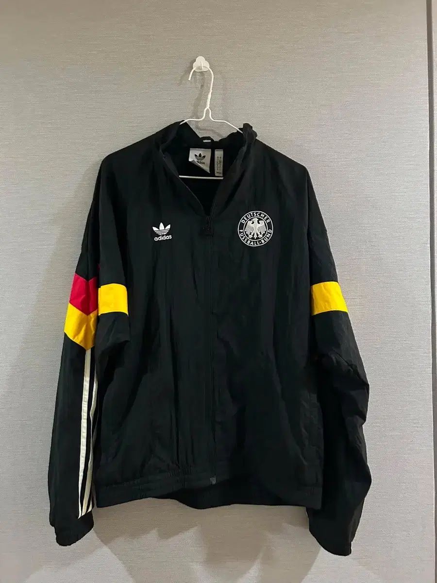 アディダス オリジナルス ドイツ トラックジャージ ジャージ S M