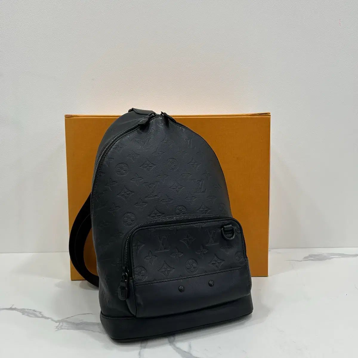 {正規品} ルイヴィトン シャドウ スリングバック ブラック 192,472円