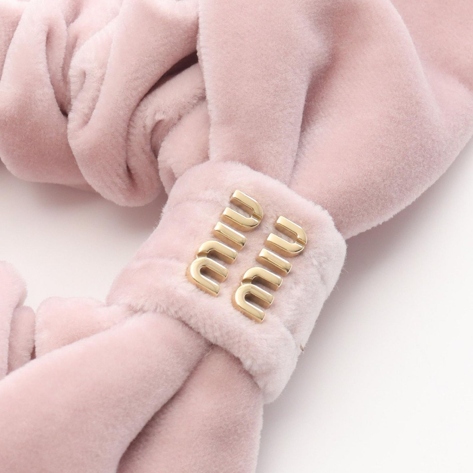 miumiu ミュウミュウ シェブロン ウールリボンシュシュ ミュウ ミュウ Miu Miu メタルロゴ リボン シュシュ 5IF181068F0E18