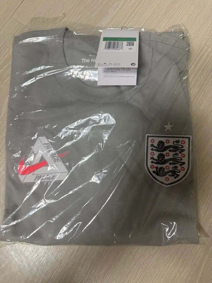パレス NIKE Tシャツ XL 21,149円