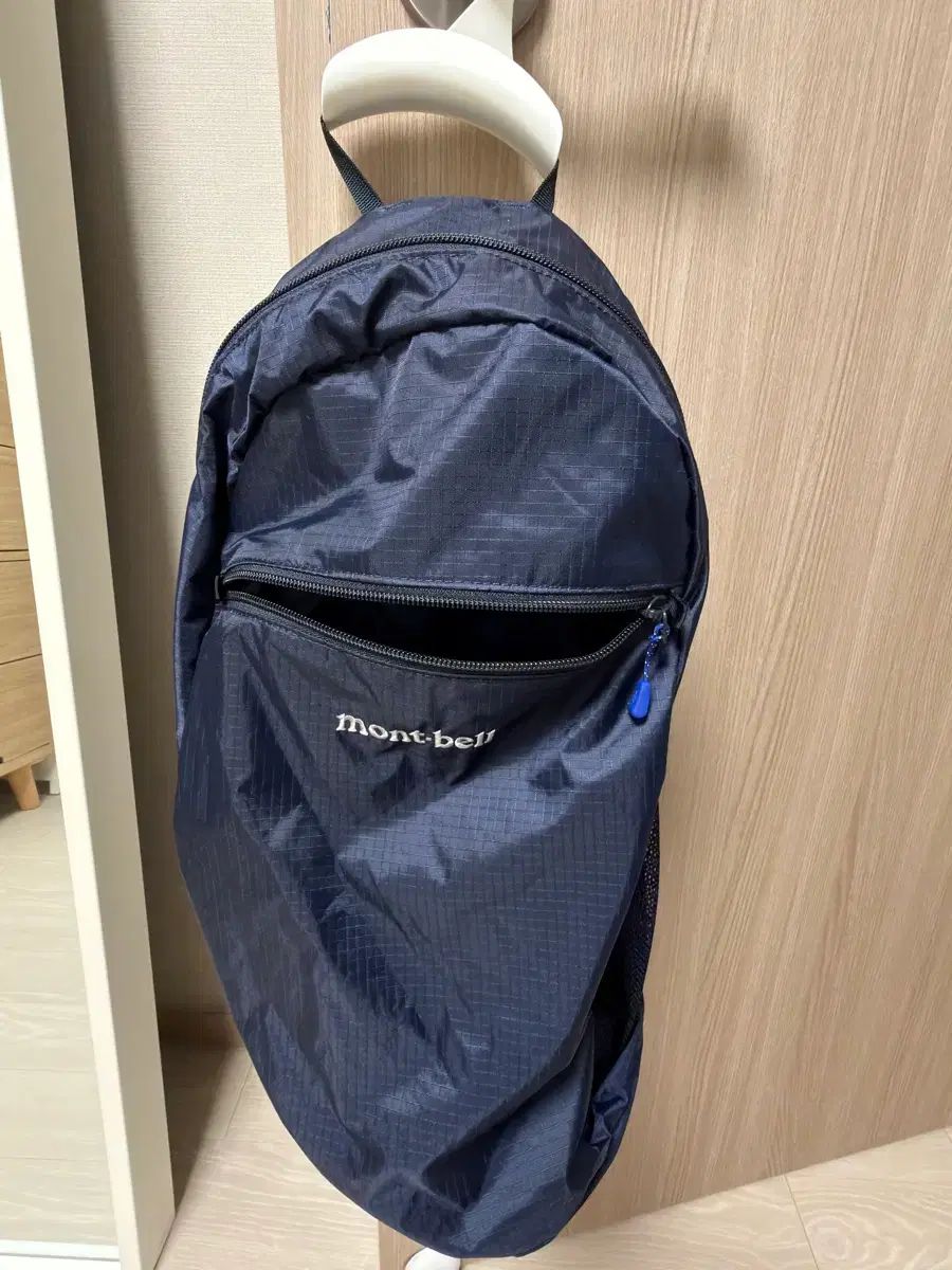 (送料込み)モンベル バックパック ネイビー 20L