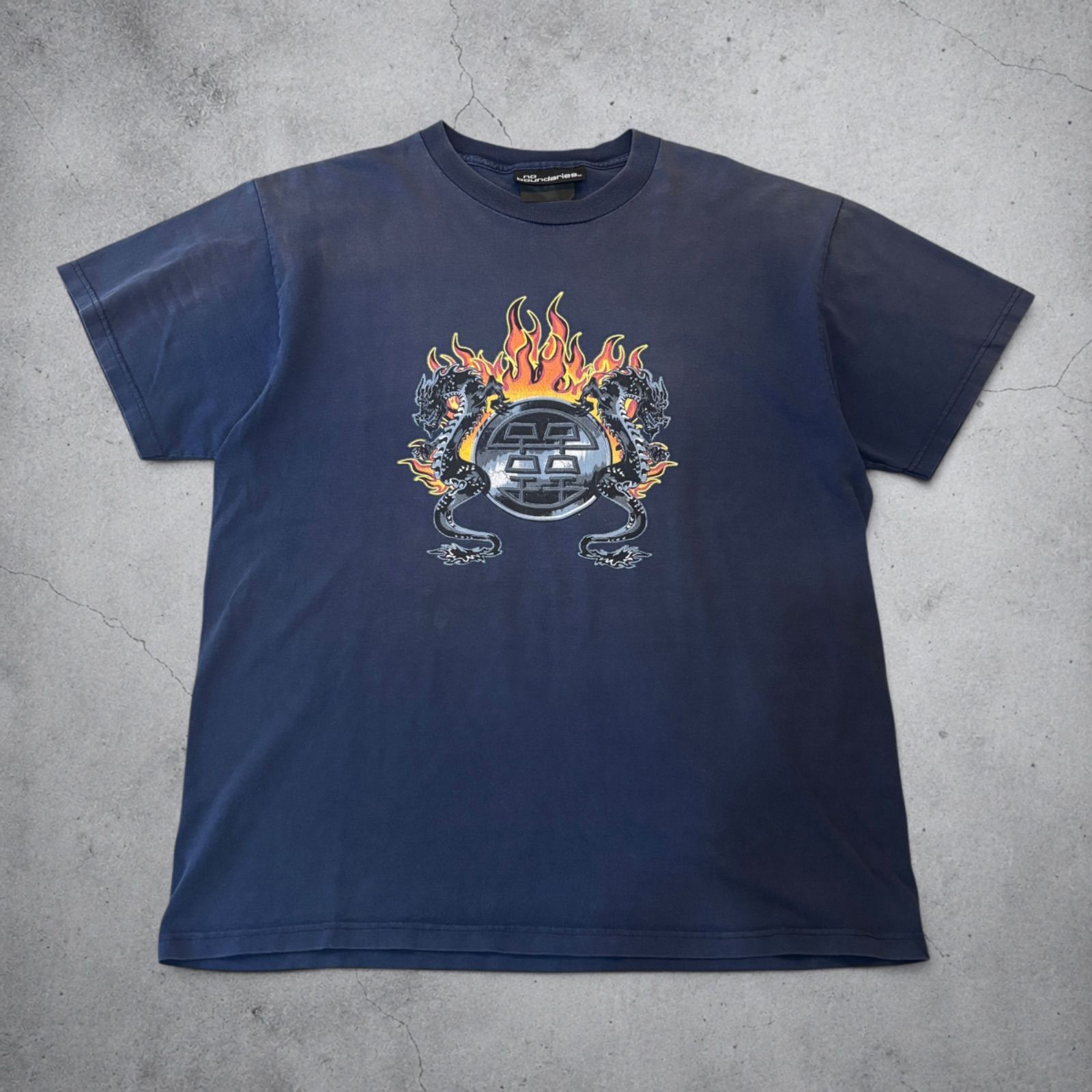 00s no boundaries Fire Dragon S/S Tee L相当 NAVY ノーバウンダリーズ ファイヤードラゴン 中華風 ネイビー 鬼フェード 半袖 古着