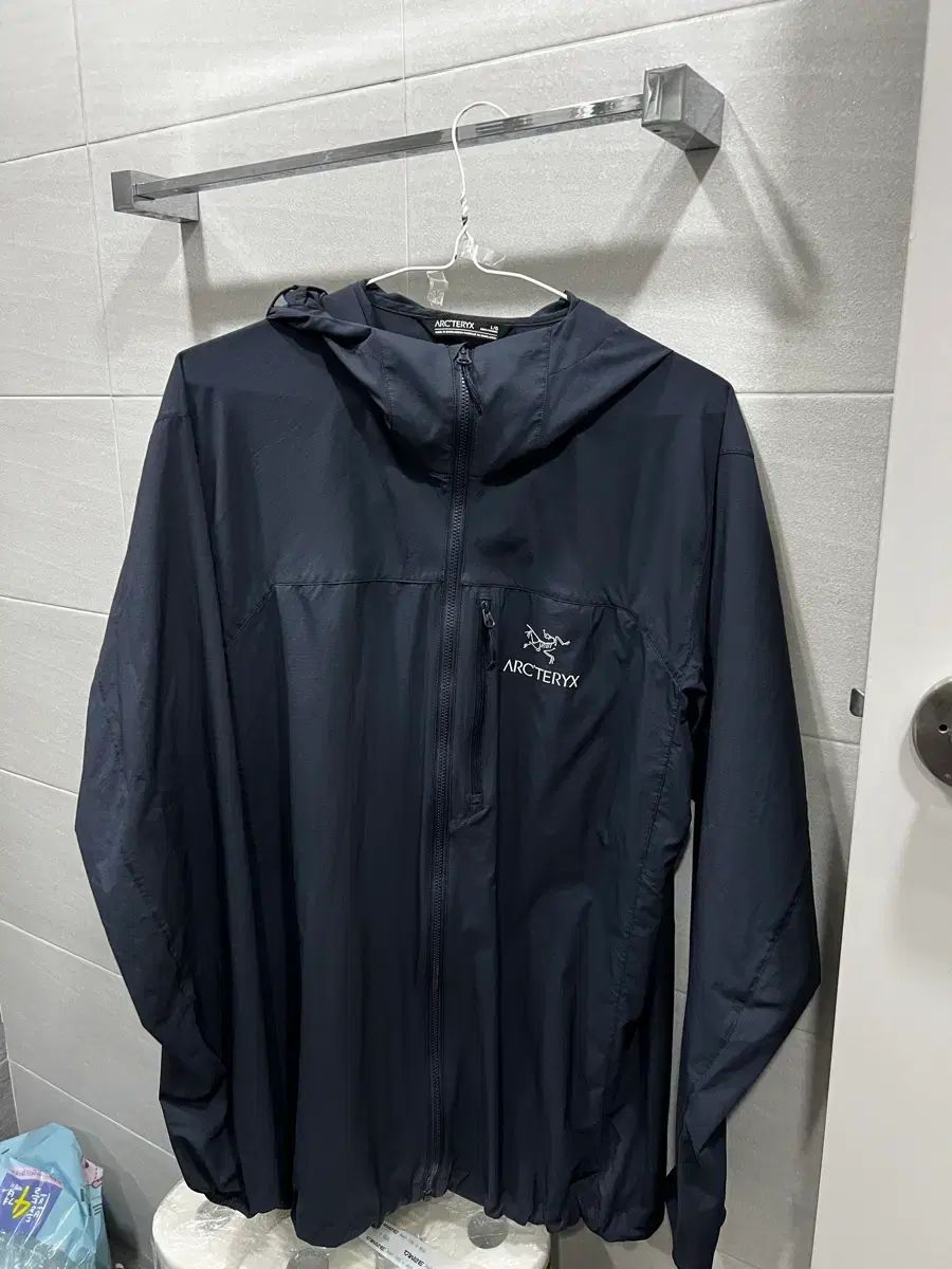 ARC'TERYX アークテリクス スコーミッシュ ウィンドブレーカー 出品 27,485円