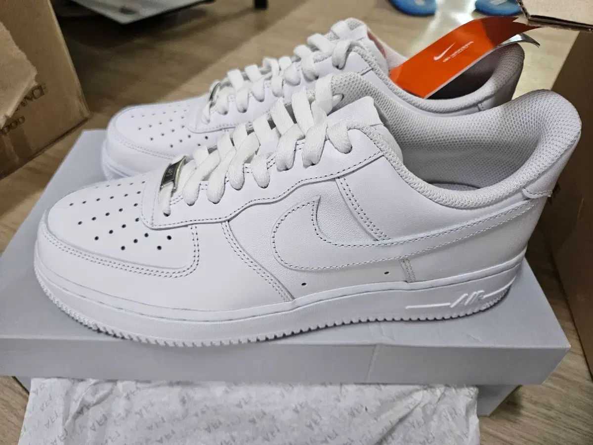 新品 NIKE ナイキ エアフォース 1 オールホワイト 260 12,970円