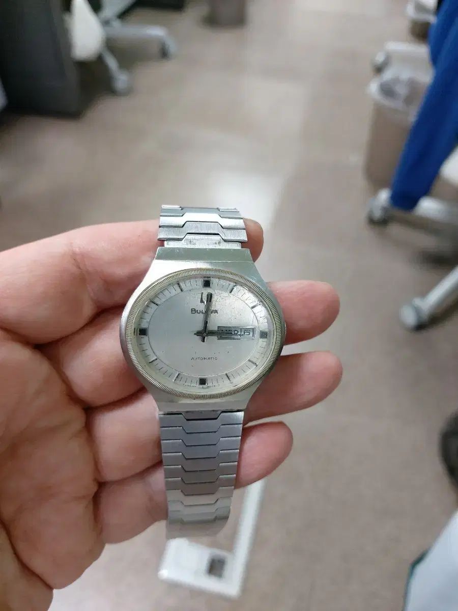 ブローバ 自動巻き時計 シルバー 28,917円