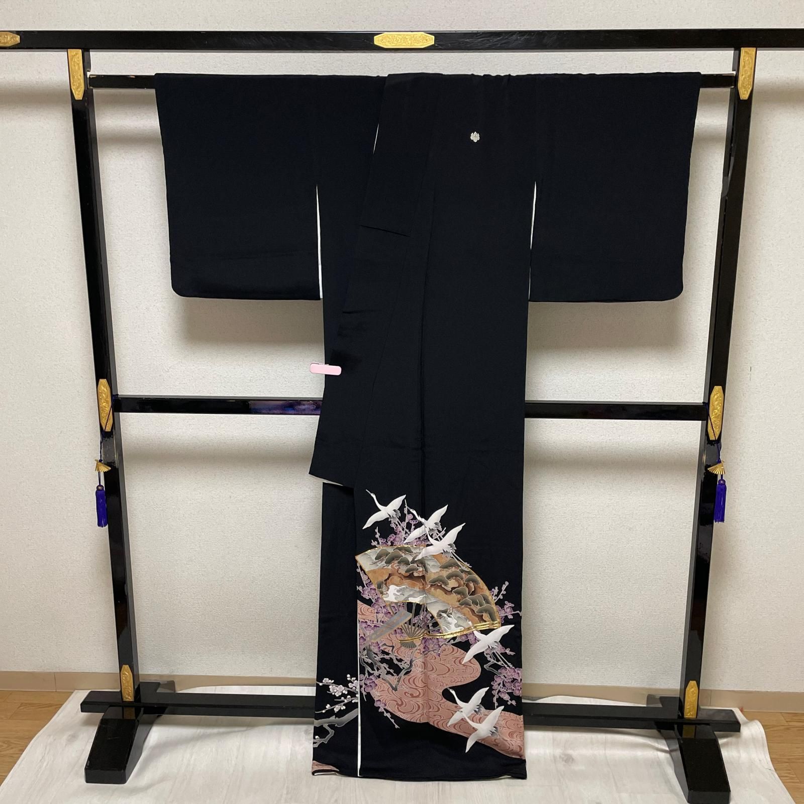 黒留袖 扇に鶴 流水模様 枝振りの梅 着物 正絹 五つ紋 X-6331