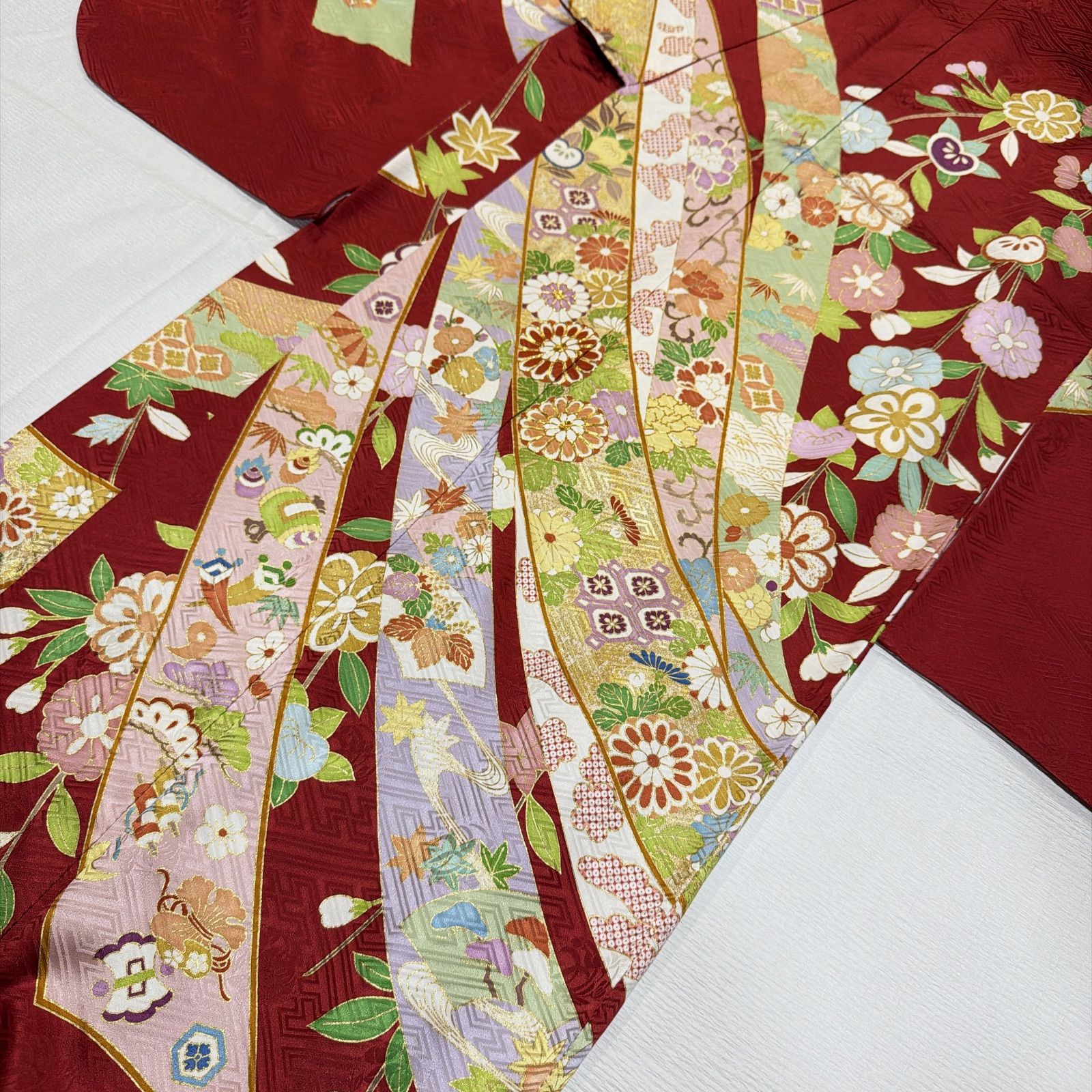 吉澤友禅　振袖　成人式　正絹　金駒刺繍　赤 42,250円