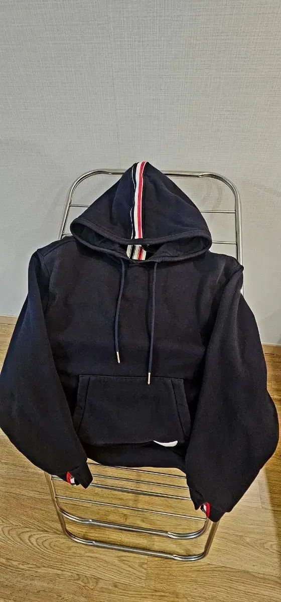 トム・ブラウン 3本線 フードTシャツ 42,794円