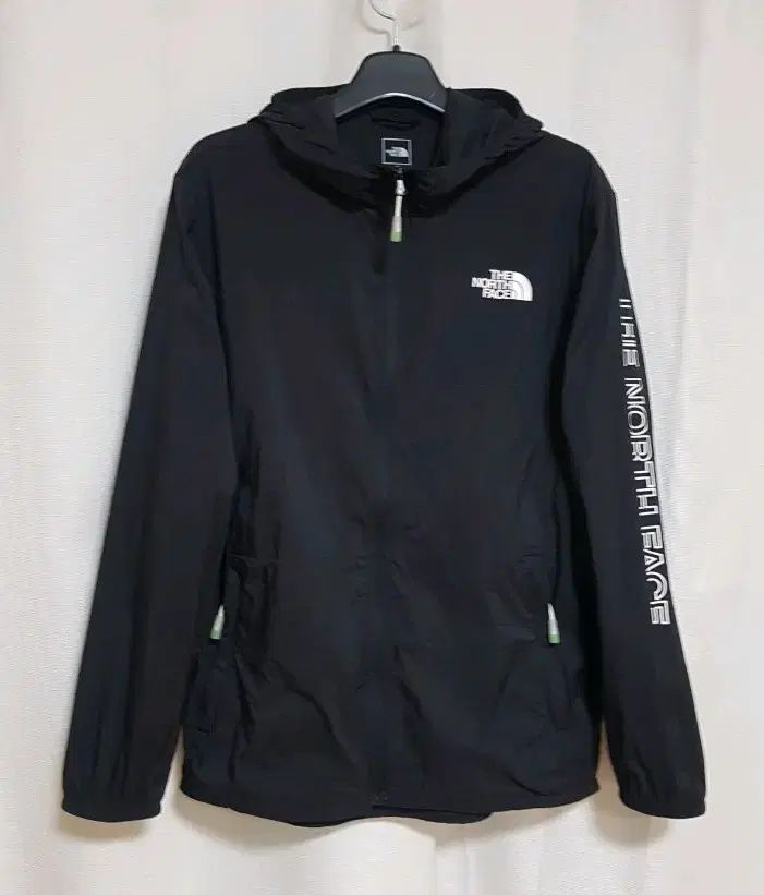 THE NORTH FACE ザノースフェイス キッズ 裏地なし WHO フーディー ウィンドブレーカー 160 6,839円