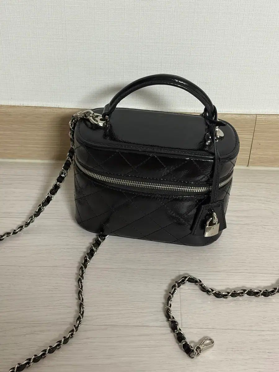Cardinal Red バニティ バッグ 33,101円