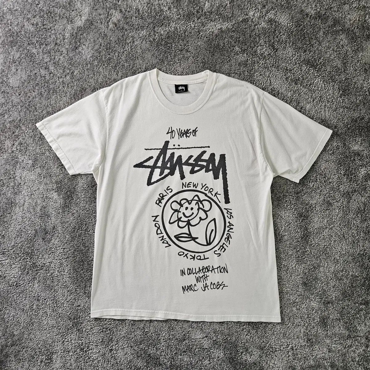 STUSSY x MARCJACOBS 40 ワールドツアー Tシャツ