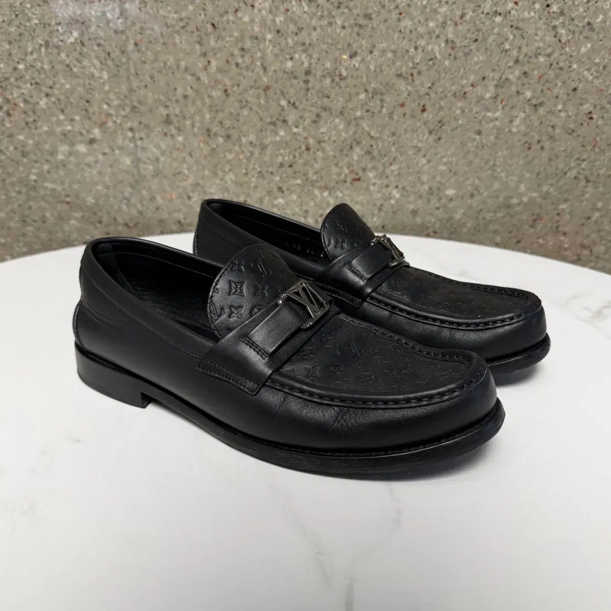 7.5サイズ ルイヴィトン lv モノグラム ローファー