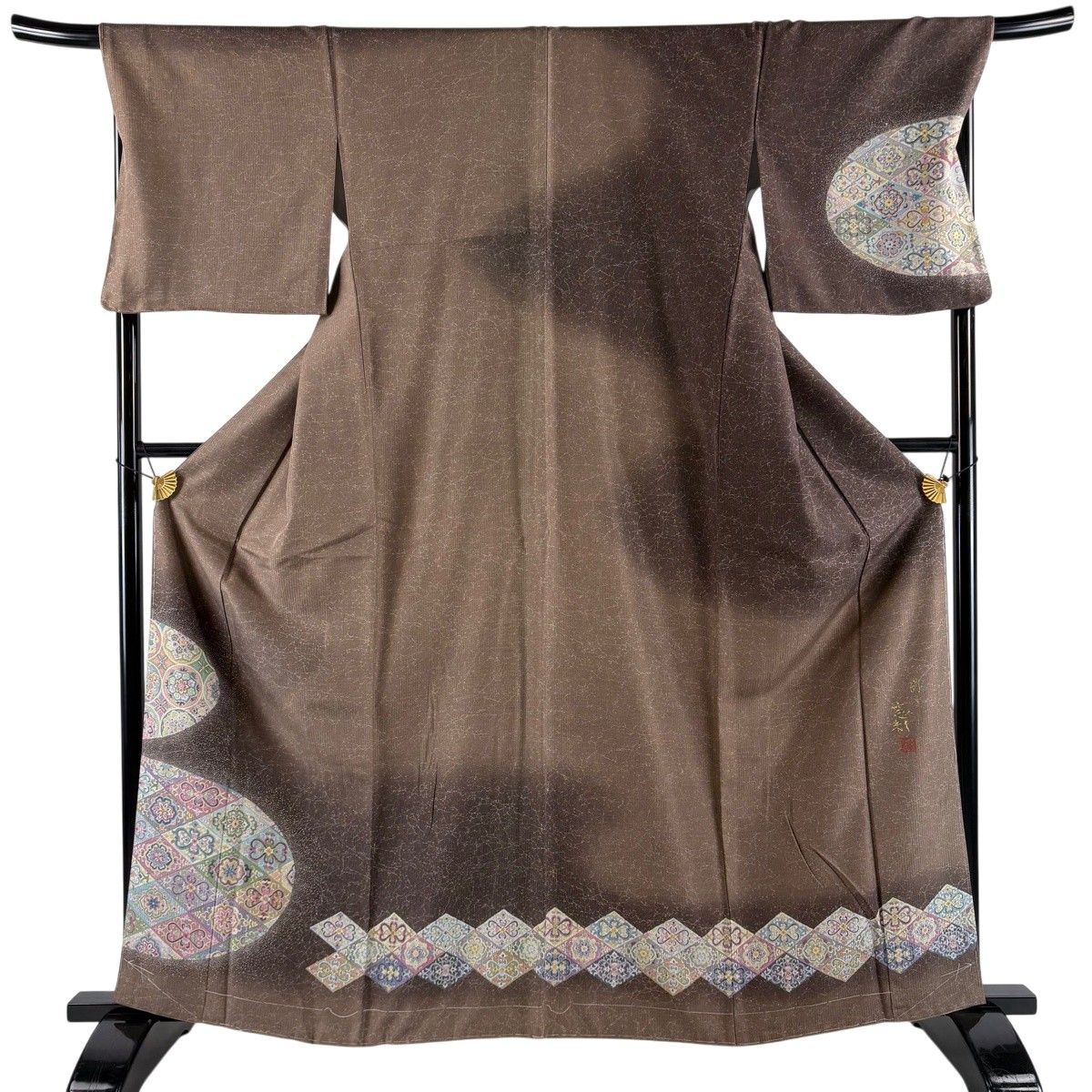 【美品】 訪問着 身丈162cm 裄丈69.5cm L 袷 紬地 田家鬼彩 落款 華文 幾何学 ぼかし 焦茶色 正絹 逸品 【中古】 31,720円
