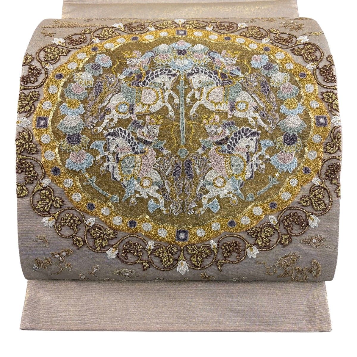 【美品】 袋帯 秀品 狩猟文 葡萄唐草 相良刺繍 金糸 金色 お太鼓柄 正絹 【中古】