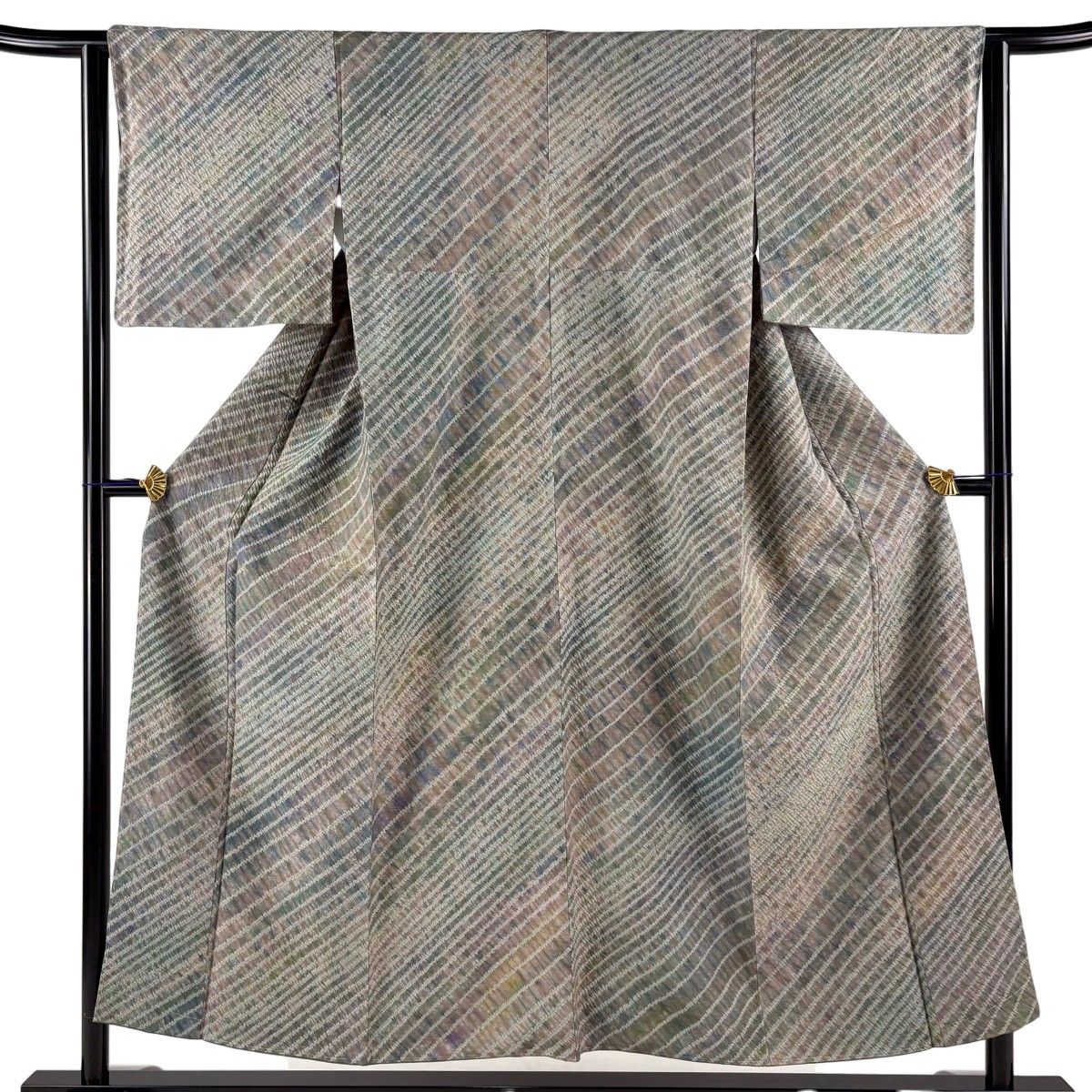 【美品】 小紋 身丈152cm 裄丈62.5cm S 袷 紬地 斜縞 絞り 灰緑 正絹 名品 【中古】