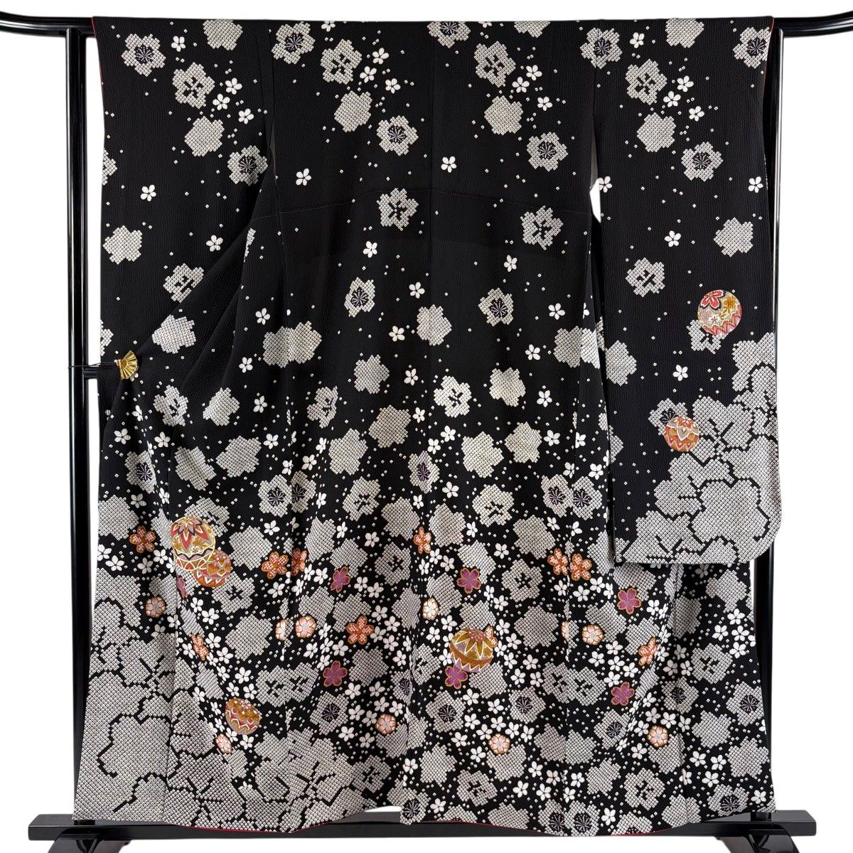 振袖 身丈156cm 裄丈62cm S 袷 鈴乃屋 手鞠 桜 金糸 絞り 黒 正絹 名品 【中古】