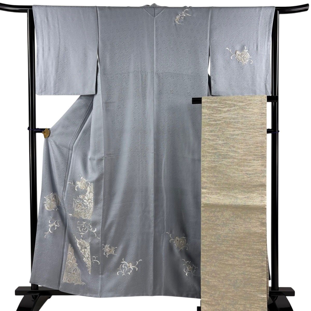 付下げ 身丈158.5cm 裄丈64.5cm M 袷 袋帯セット 草花 地紋 刺繍 金銀糸 青灰色 正絹 秀品 【中古】