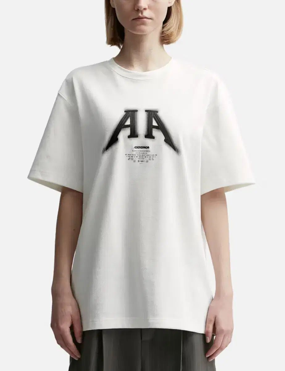 L ADER ERROR nolc ロゴ Tシャツ 白