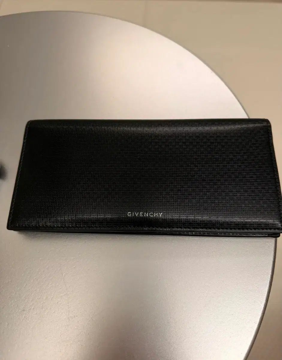 ジバンシィ メンズ 長財布 ブラック (正規品) 50万ウォン台 上(S級)