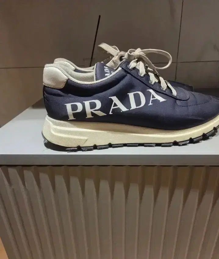 PRADA) プラダ スニーカー