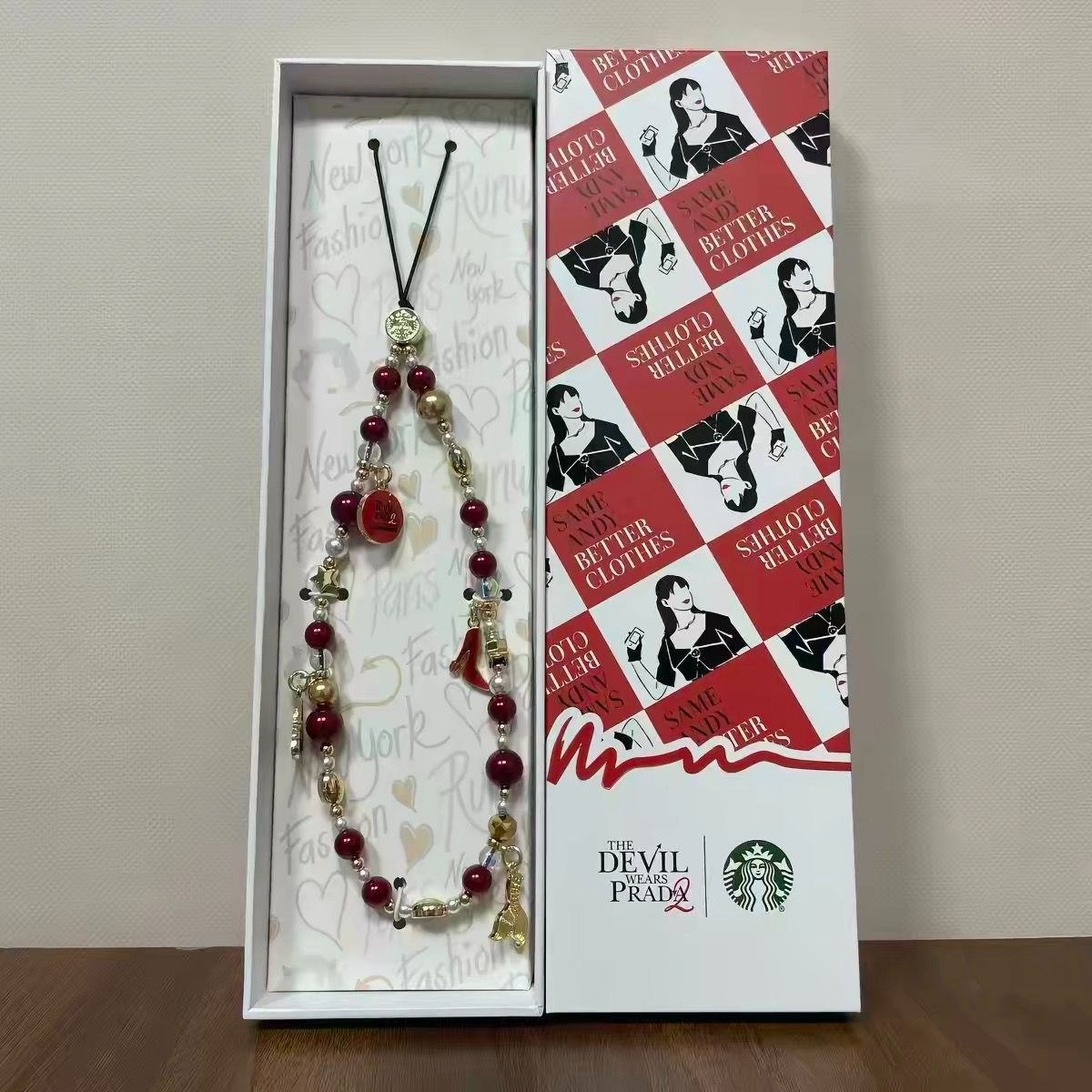 Starbucks × プラダを着た悪魔2 THE DEVIL WEARS PRADA 2