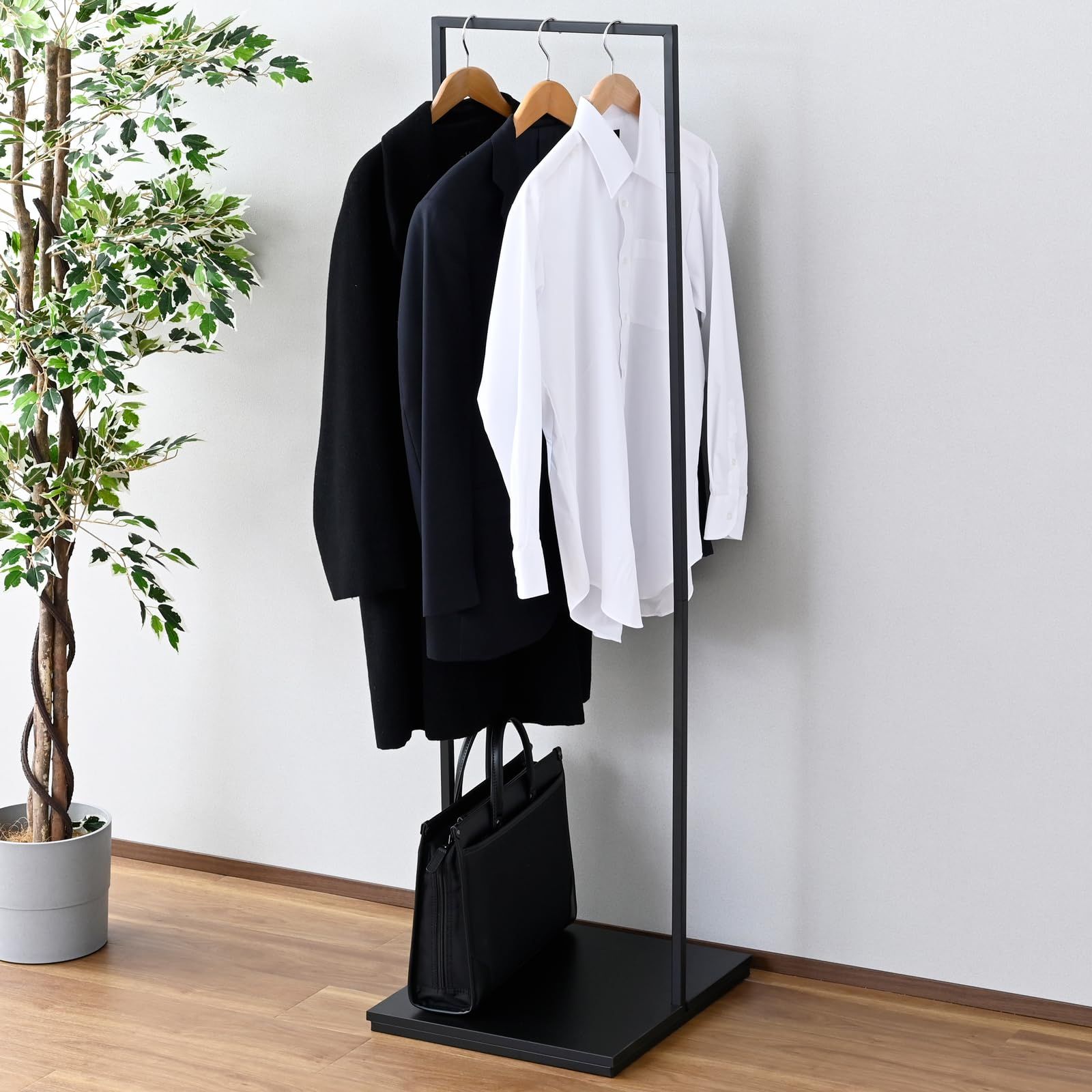 山善(YAMAZEN) ハンガーラック シングル 棚付き ディスプレイ 衣類 カバン 収納 ラック 棚 耐荷重50kg 幅40×奥行45×高さ150cm 一人暮らし マットブラック BAS-40(MBK)ｍａ 7,088円