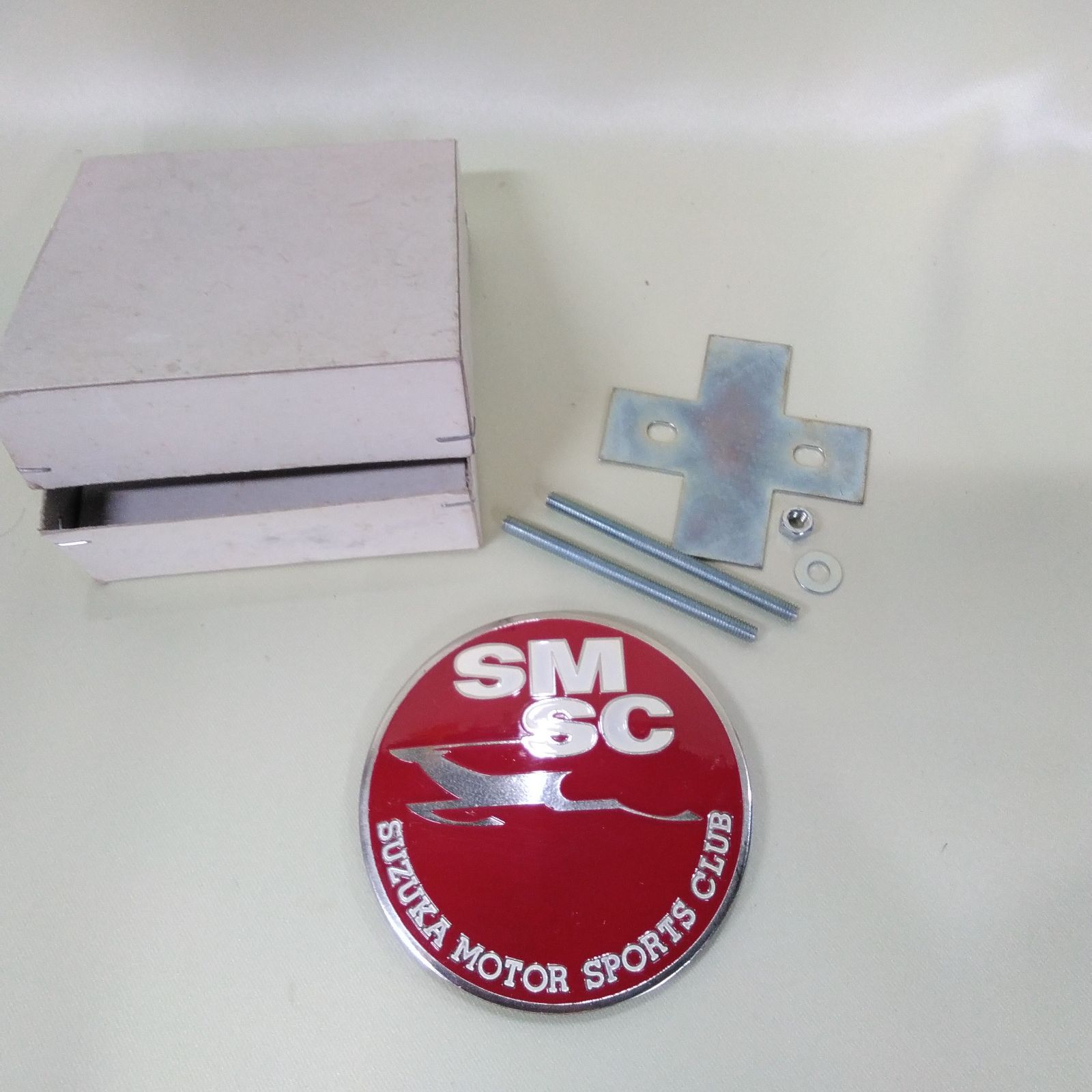 SMSC エンブレム 鈴鹿モータースポーツクラブ 当時物 鈴鹿サーキット 昭和レトロ 旧車 パーツ 箱付き ナット欠品 現状 中古 A670