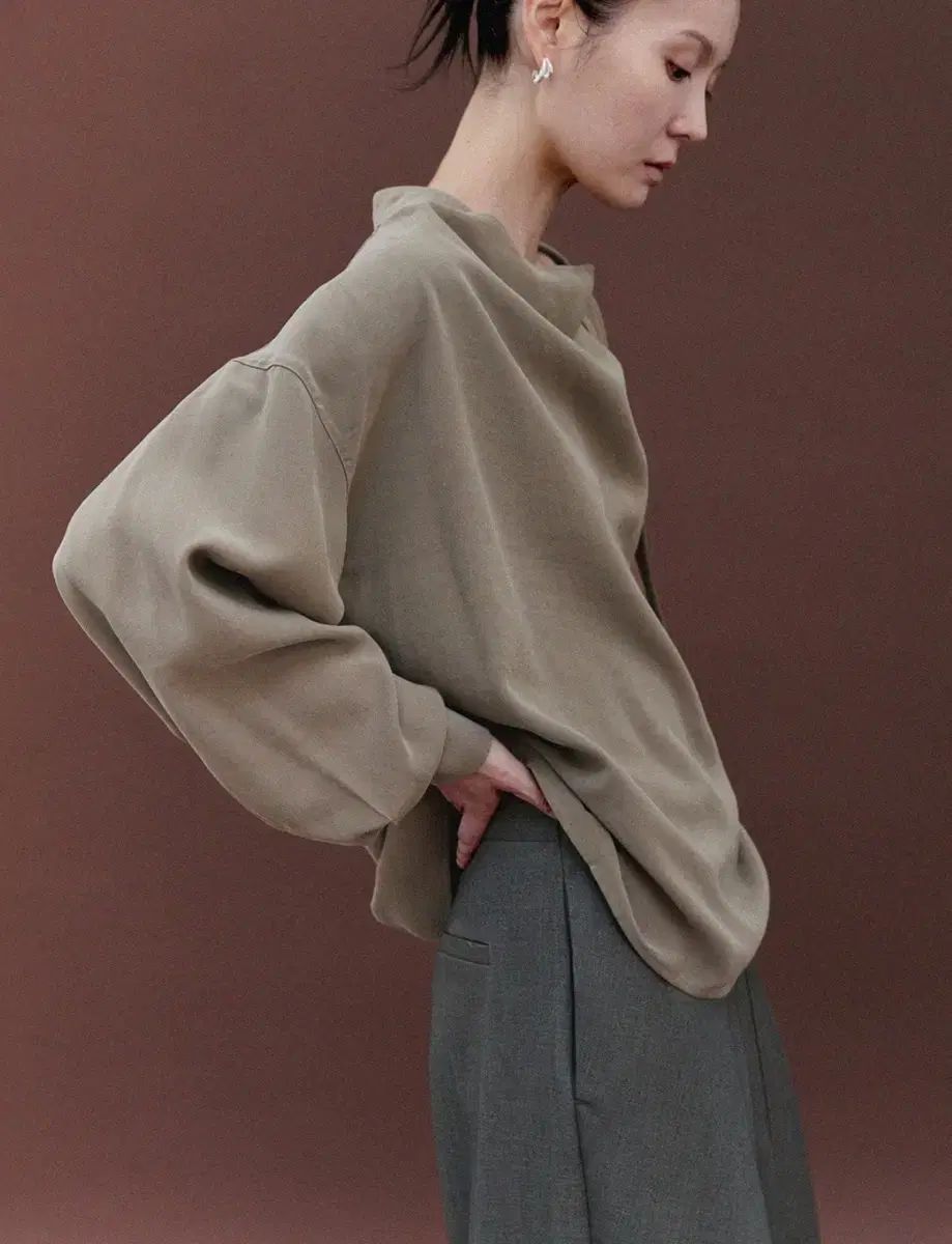 ワイイー Asymmetric Drape Collar Shirt ゲストルック ムーンリー ナッシングリトゥン アリトルビット