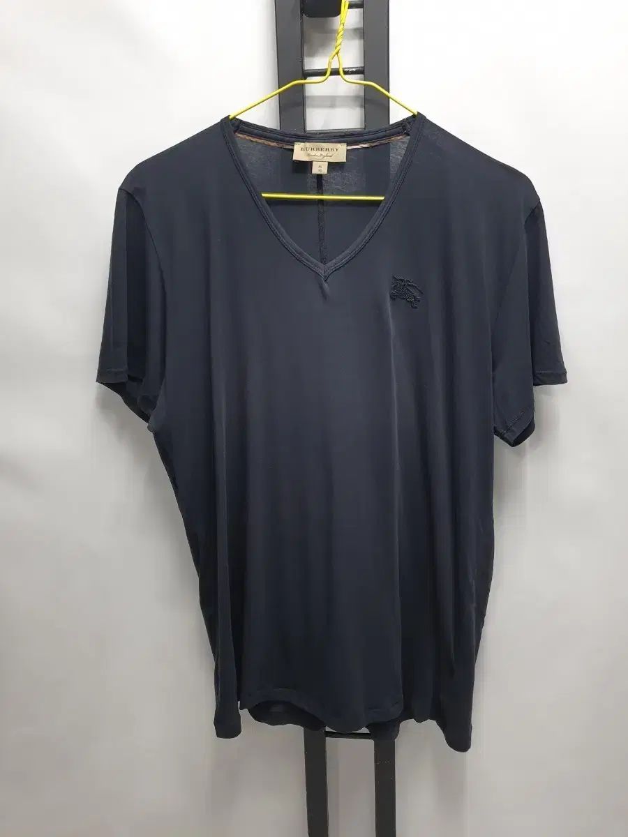 バーバリー 半袖 Vネック Tシャツ ブラック XL