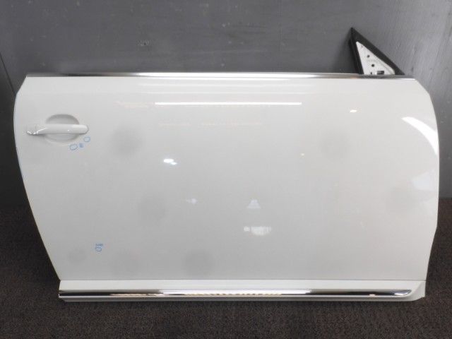 9925　フォルクスワーゲン ザ・ビートル　16CBZ　ドア右　運転席ドア　LB9A　（G2-1） 11,000円