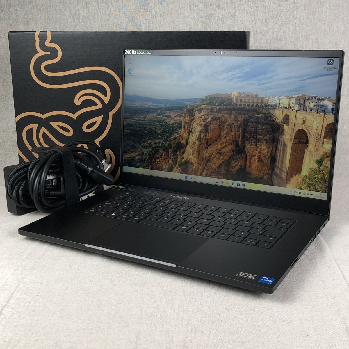 ◆ジャンク品◆ゲーミングPC Razer Blade 15（RZ09-0485ZJD3-R3J1）【i7-13800H・RTX4070・16GB・SSD1TB】★端子不良 他/gb-junk-261617（000023）