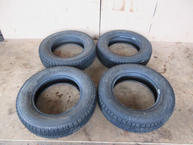 スタッドレスタイヤ4本 ブリヂストン 175/70R14_84S 　2023年 15-680