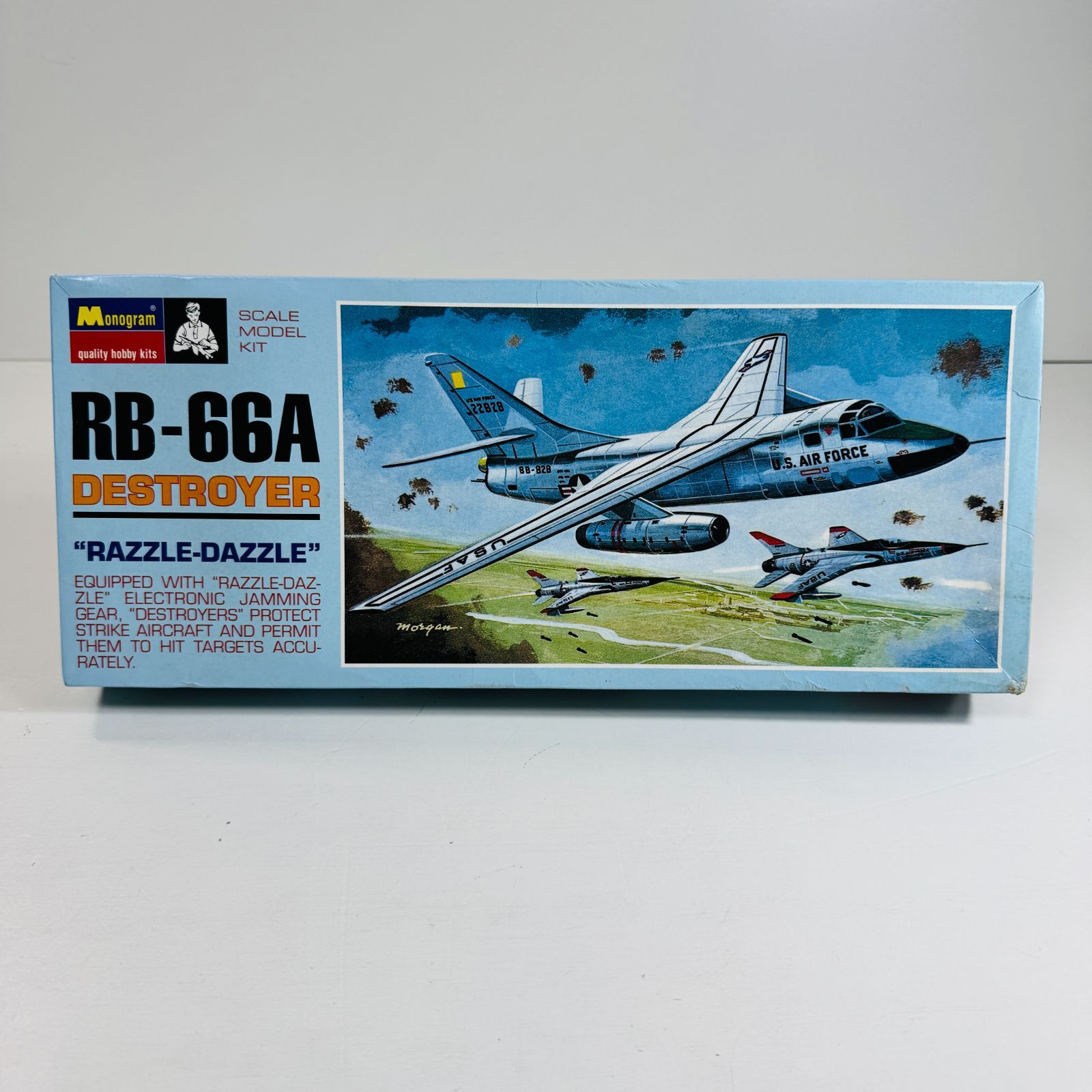 Unassembled MONOGRAM 1/48 RB-66A DESTROYER Destroyer reconnaissance bomber plastic model
