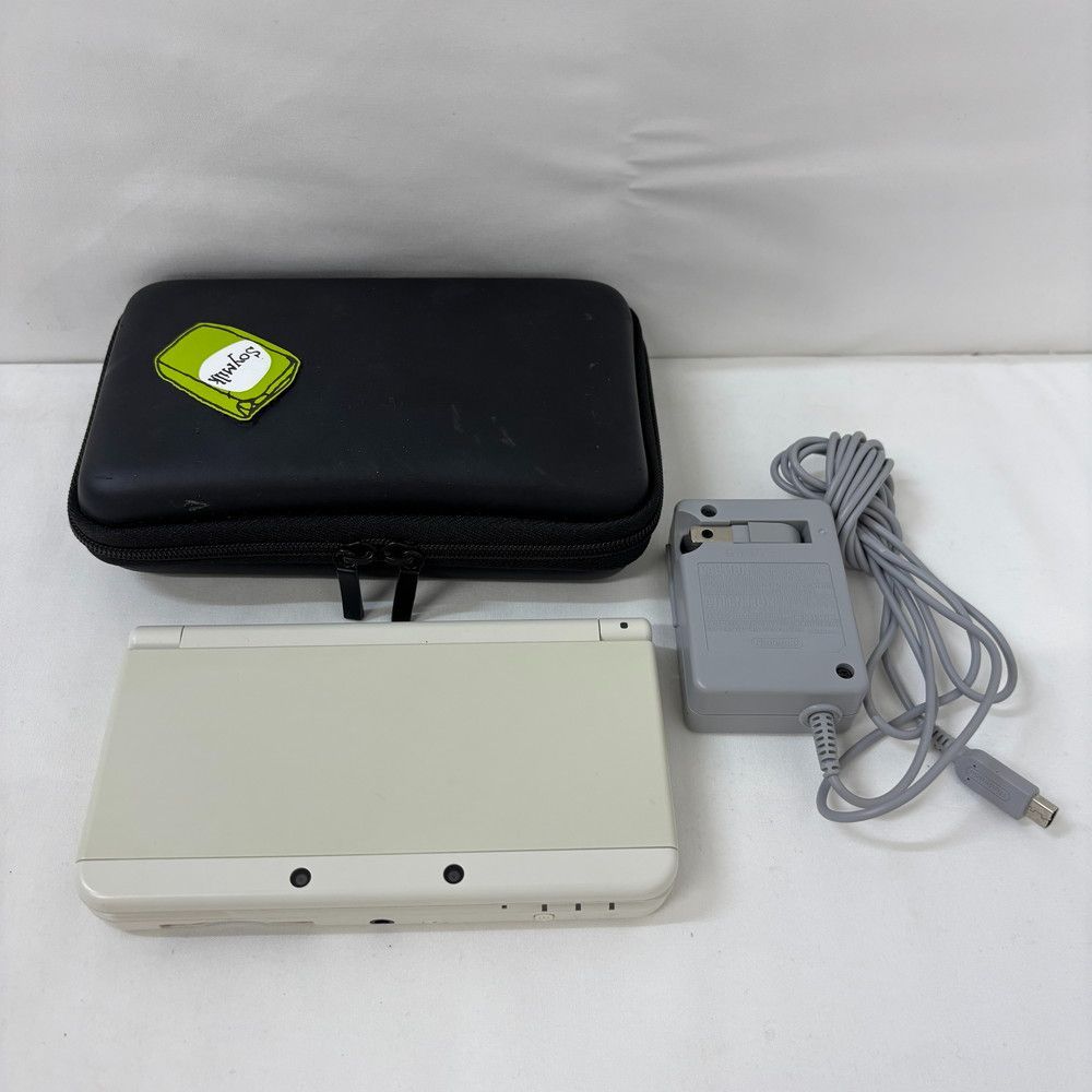 1346◆ゲーム機 New3DS ホワイト ハードポーチ付き 任天堂 動作確認済み 16,950円