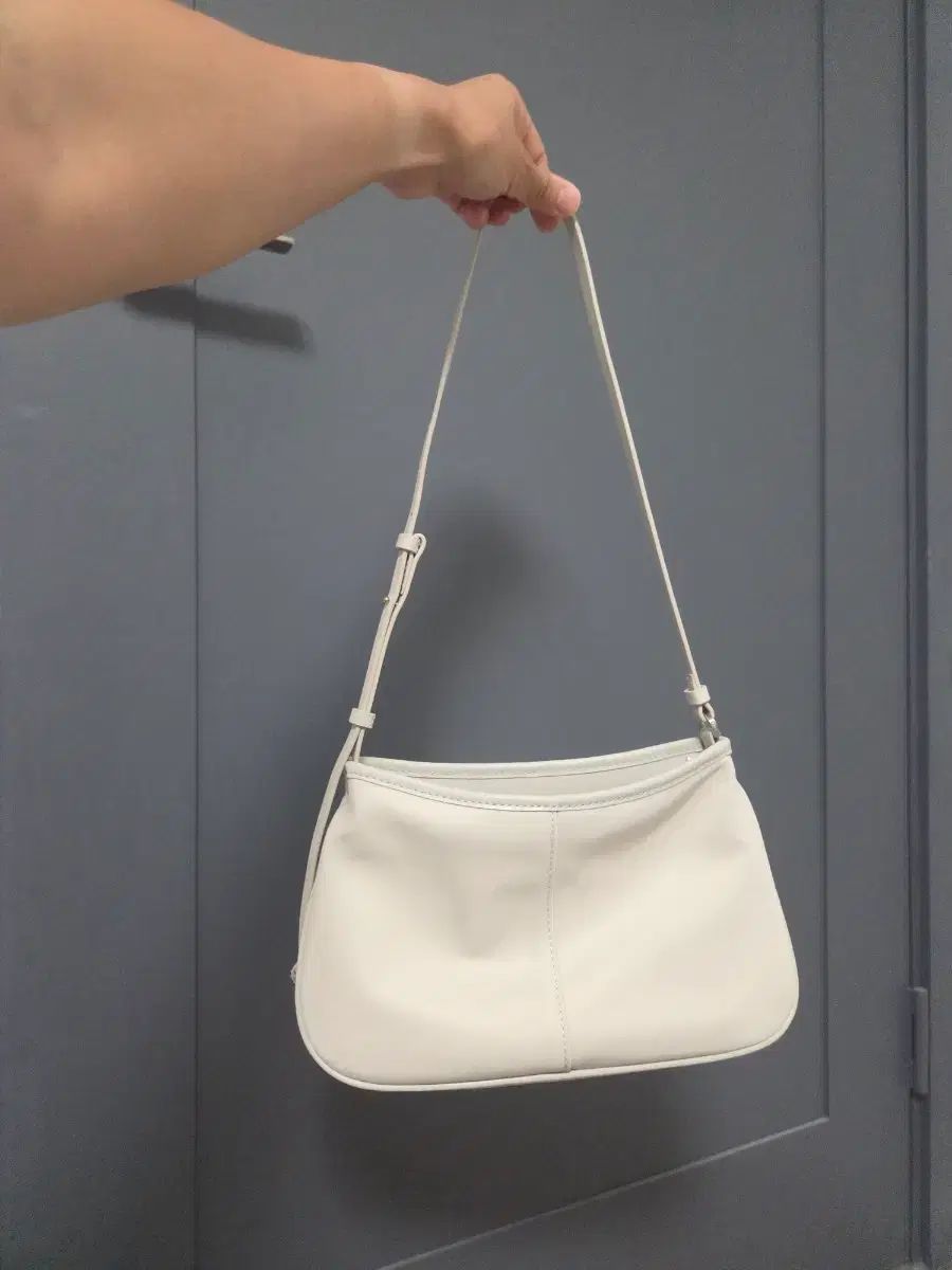 オストカーカ シティミニショルダー ナイロンバッグ