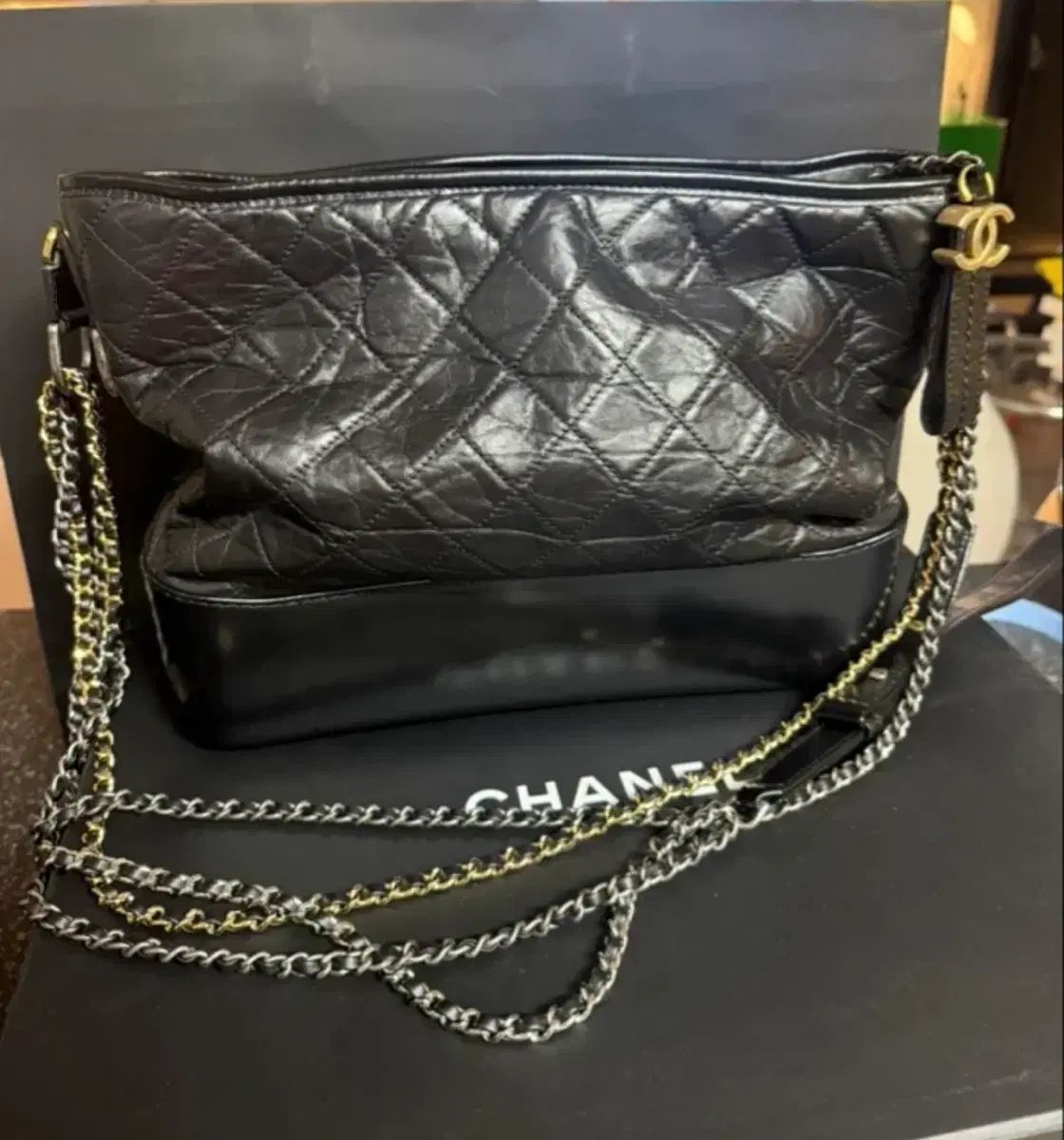 シャネル large