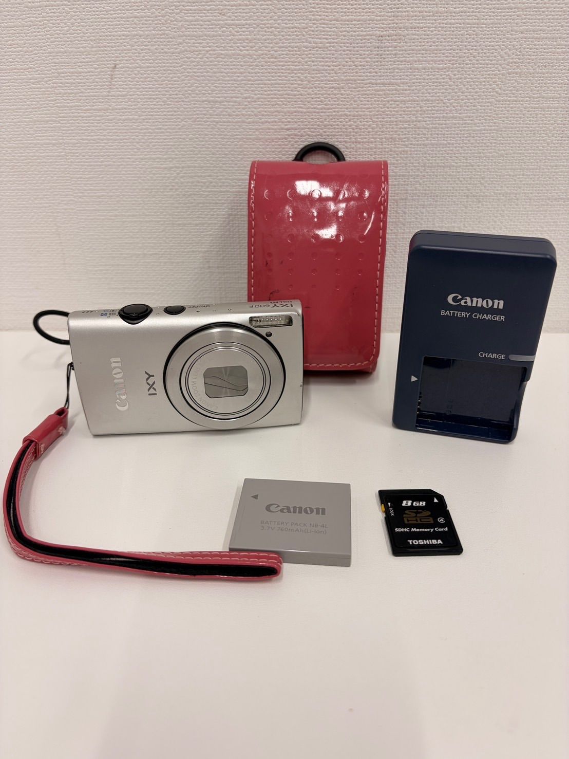 【中古品】 【ジャンク品】 Canonキヤノン IXY 600 F コンパクトデジタルカメラ シルバー デジカメ カメラ ケース 充電器付き 訳あり 難あり 現状品