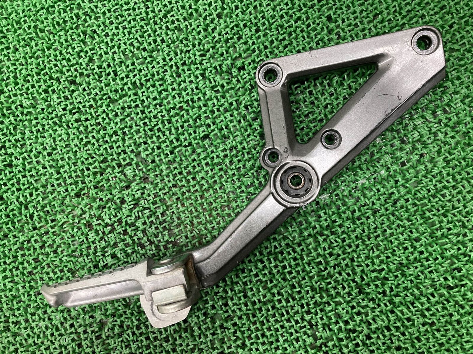 ゼファーカイ タンデムステップ 右 35011-1867 カワサキ 純正 中古 ZR400C ペグ iG