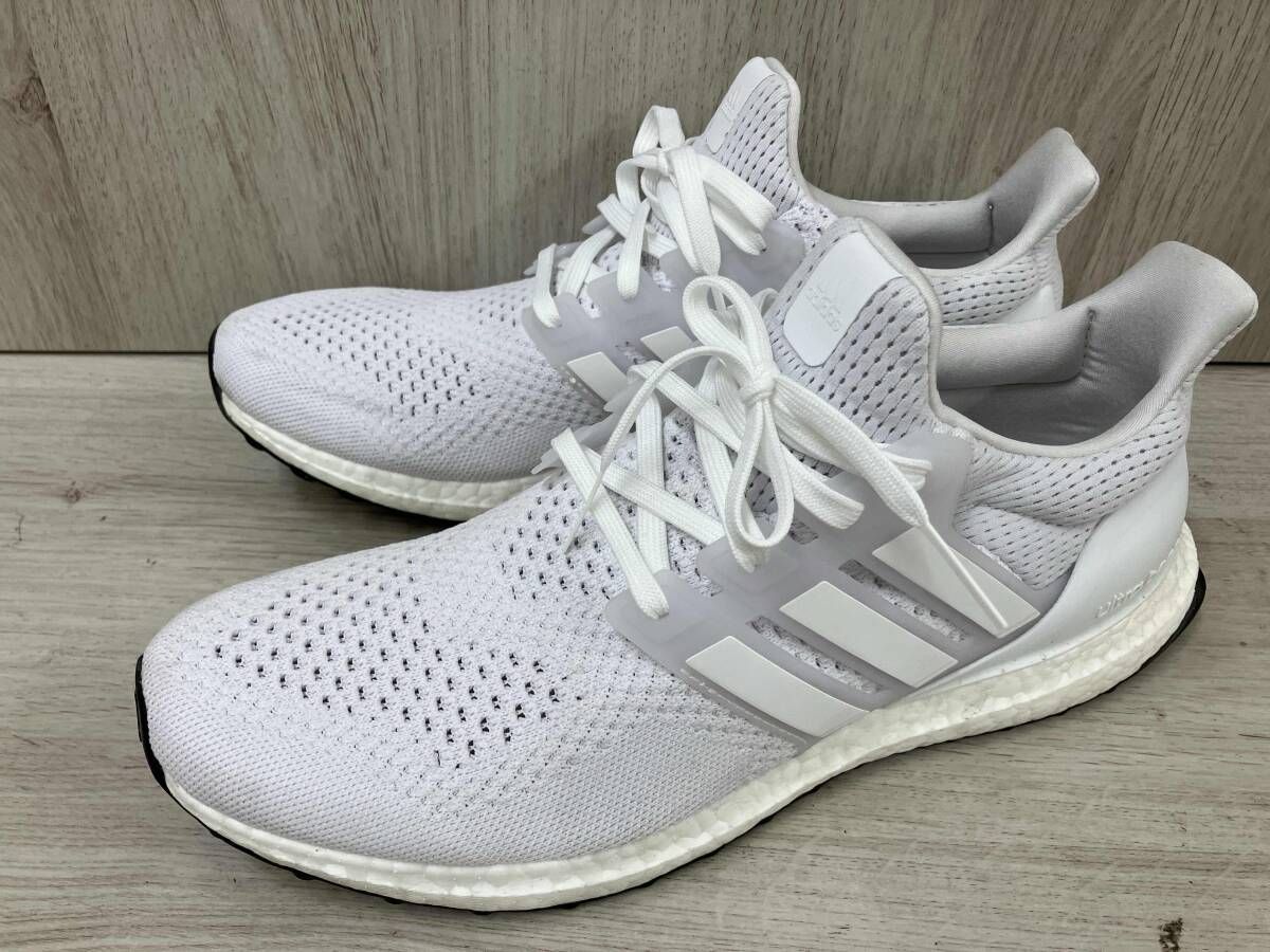adidas スニーカー　HQ4202 サイズ29