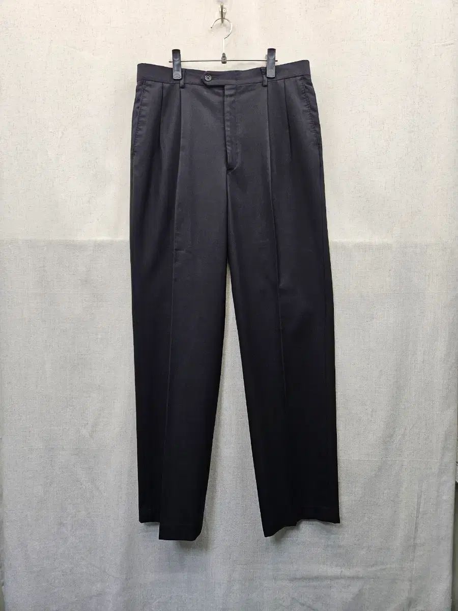 ヴァレンティノ メンズ ブラック スラックス パンツ (378 6,774円