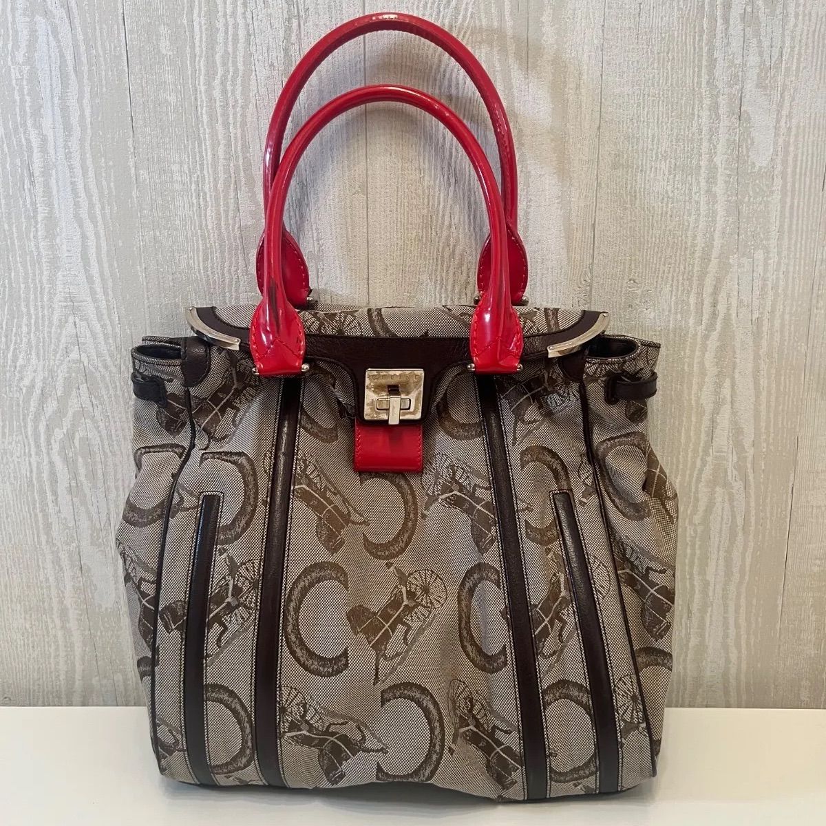 セリーヌ（CELINE）Cサルキートートバッグ